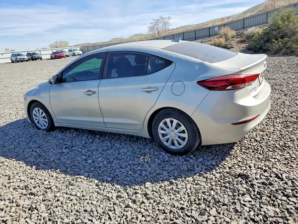 KMHD74LF8HU099879 2017 HYUNDAI ELANTRA - Image 2
