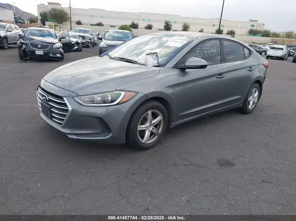 KMHD74LF8HU117670 2017 HYUNDAI ELANTRA - Image 2