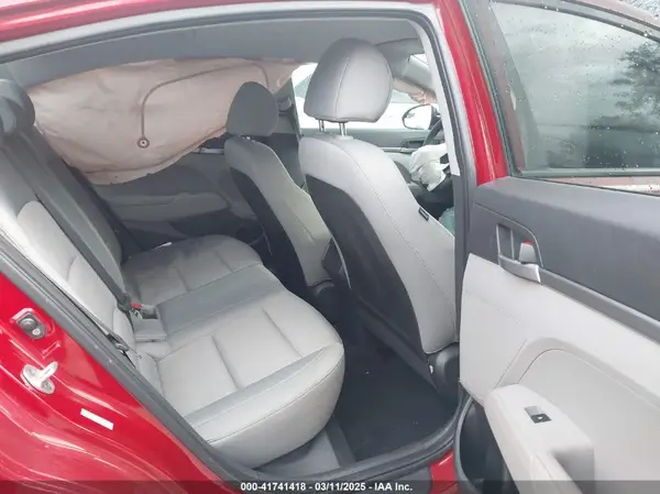 KMHD74LF8HU121511 2017 HYUNDAI ELANTRA - Image 8