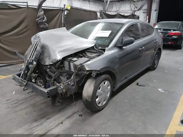 KMHD74LF8HU122092 2017 HYUNDAI ELANTRA - Image 2
