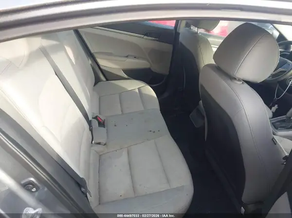 KMHD74LF8HU127597 2017 HYUNDAI ELANTRA - Image 8