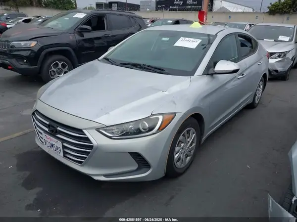 KMHD74LF8HU156081 2017 HYUNDAI ELANTRA - Image 2