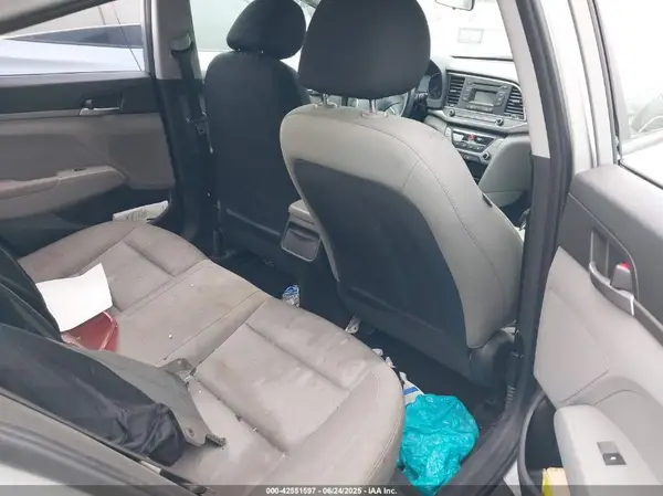 KMHD74LF8HU156081 2017 HYUNDAI ELANTRA - Image 8