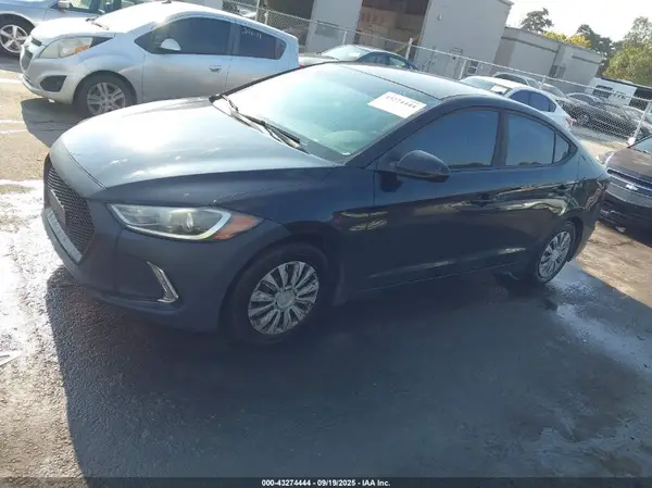 KMHD74LF8HU201293 2017 HYUNDAI ELANTRA - Image 2