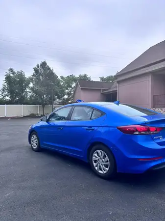 KMHD74LF8HU304388 2017 HYUNDAI ELANTRA - Image 2