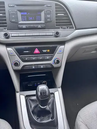 KMHD74LF8HU304388 2017 HYUNDAI ELANTRA - Image 8