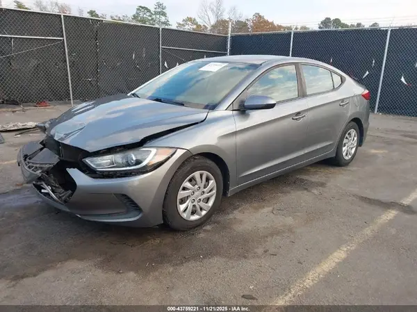 KMHD74LF8HU313947 2017 HYUNDAI ELANTRA - Image 2