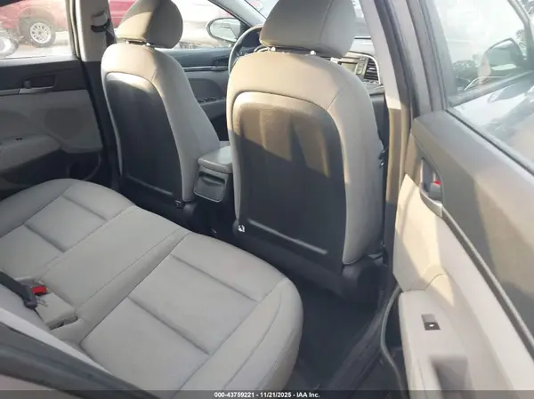 KMHD74LF8HU313947 2017 HYUNDAI ELANTRA - Image 8