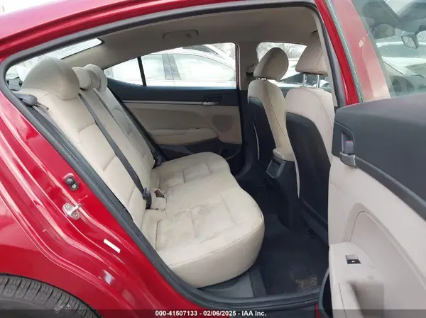 KMHD74LF8HU320607 2017 HYUNDAI ELANTRA - Image 8