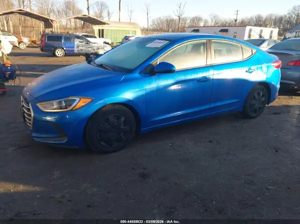 KMHD74LF8HU367491 2017 HYUNDAI ELANTRA - Image 2