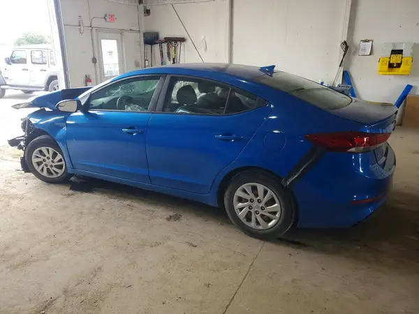 KMHD74LF8HU390477 2017 HYUNDAI ELANTRA - Image 2