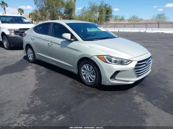 KMHD74LF8HU398627 2017 HYUNDAI ELANTRA - Image 1