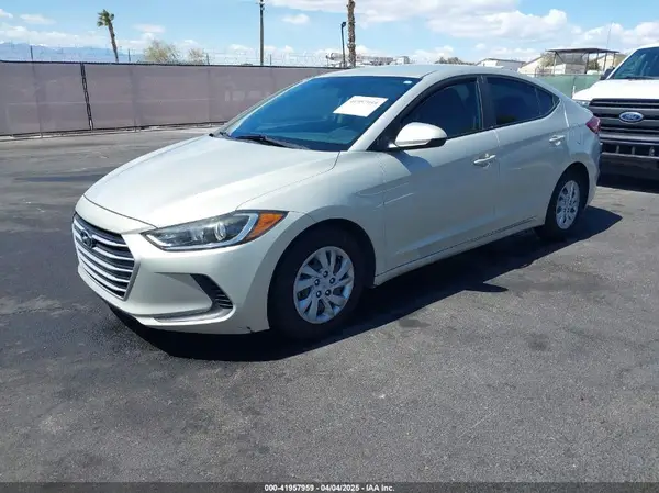 KMHD74LF8HU398627 2017 HYUNDAI ELANTRA - Image 2