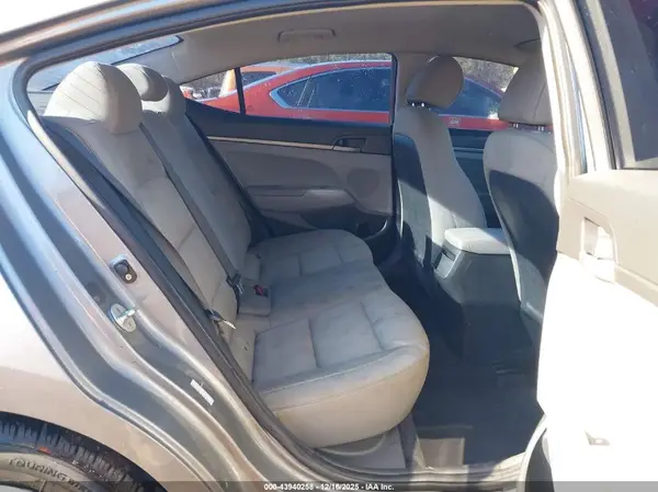 KMHD74LF8HU406192 2017 HYUNDAI ELANTRA - Image 8
