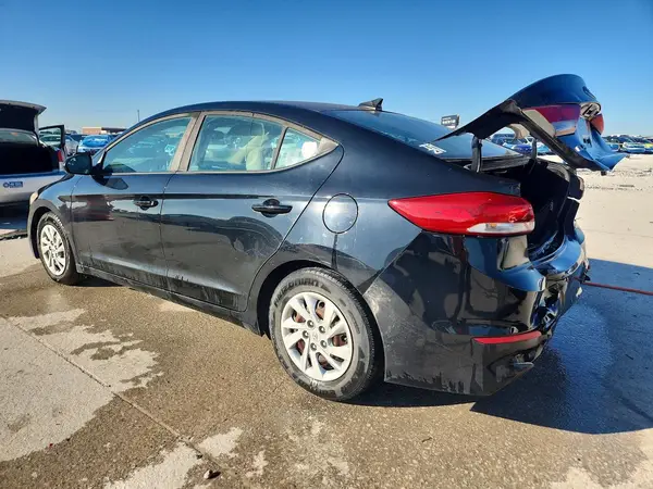 KMHD74LF8HU407195 2017 HYUNDAI ELANTRA - Image 2