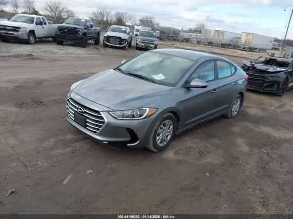 KMHD74LF8HU428421 2017 HYUNDAI ELANTRA - Image 2
