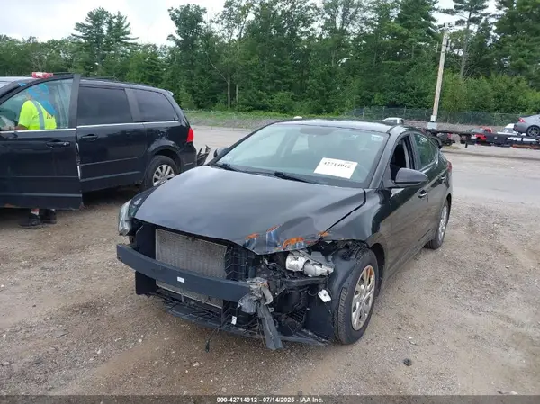 KMHD74LF8JU475566 2018 HYUNDAI ELANTRA - Image 2