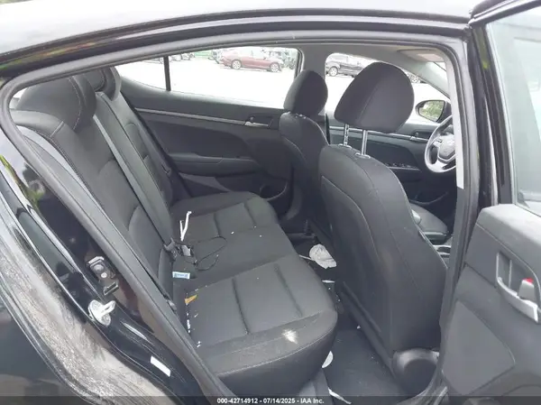 KMHD74LF8JU475566 2018 HYUNDAI ELANTRA - Image 8