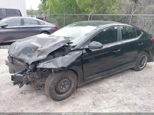 KMHD74LF8JU479598 2018 HYUNDAI ELANTRA - Image 2