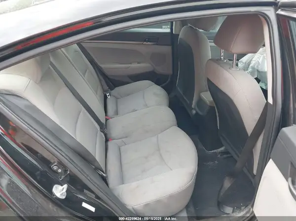 KMHD74LF8JU479598 2018 HYUNDAI ELANTRA - Image 8