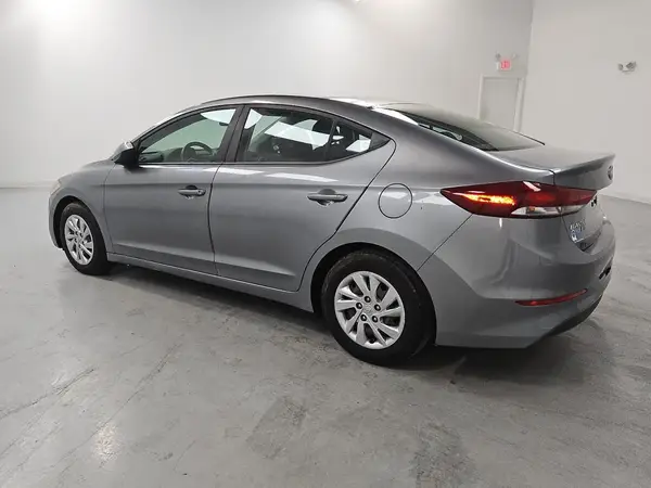 KMHD74LF8JU572623 2018 HYUNDAI ELANTRA - Image 2