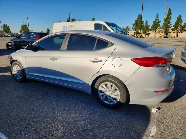 KMHD74LF8JU574131 2018 HYUNDAI ELANTRA - Image 2