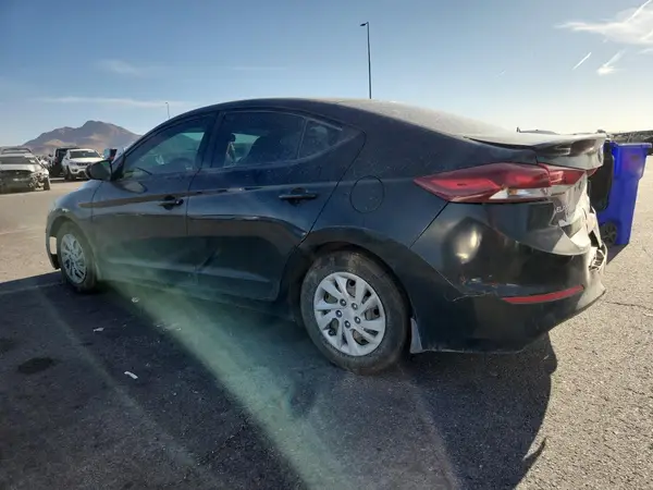 KMHD74LF8JU584366 2018 HYUNDAI ELANTRA - Image 2
