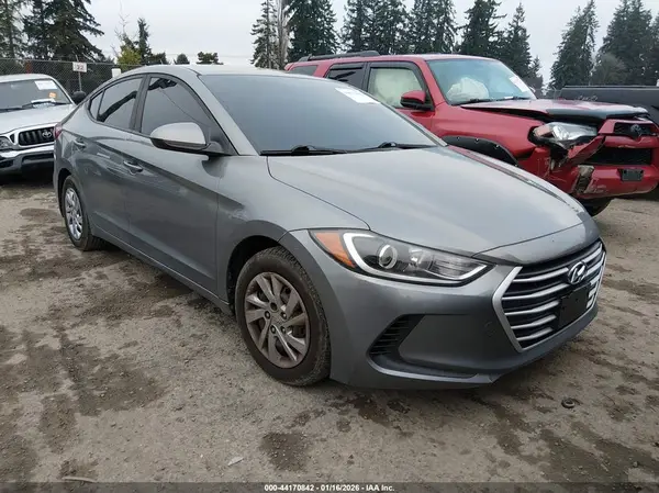 KMHD74LF8JU593925 2018 HYUNDAI ELANTRA - Image 1