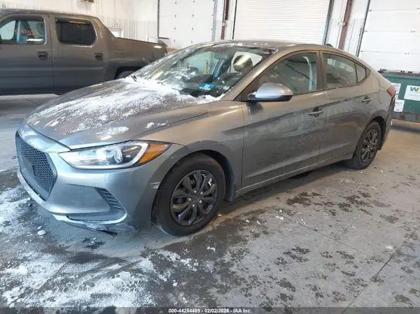 KMHD74LF8JU623831 2018 HYUNDAI ELANTRA - Image 2