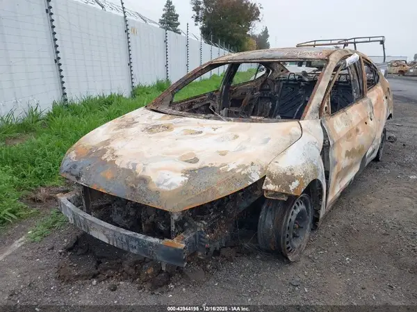 KMHD74LF8KU811752 2019 HYUNDAI ELANTRA - Image 2