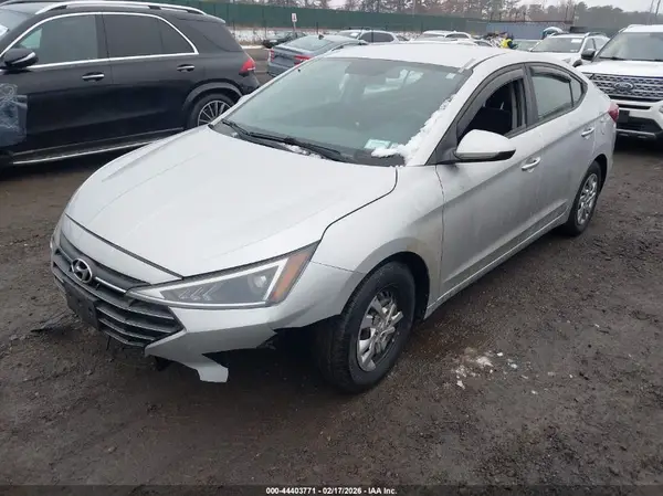 KMHD74LF8KU811945 2019 HYUNDAI ELANTRA - Image 2
