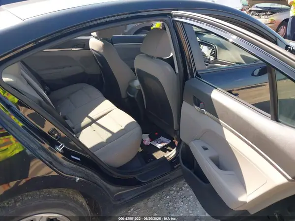 KMHD74LF8KU818765 2019 HYUNDAI ELANTRA - Image 8