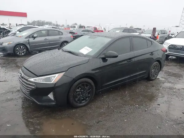 KMHD74LF8KU851426 2019 HYUNDAI ELANTRA - Image 2