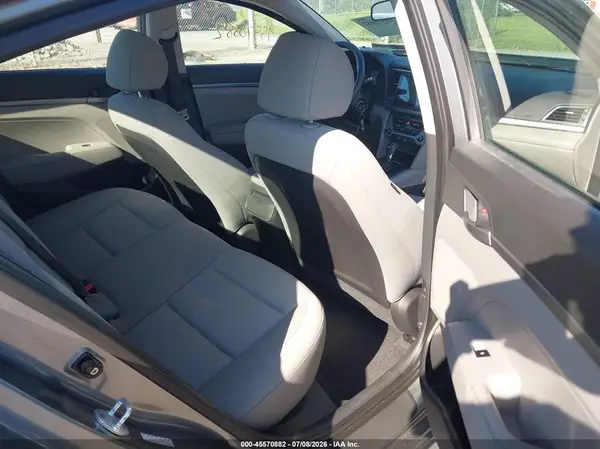 KMHD74LF9HU060606 2017 HYUNDAI ELANTRA - Image 8
