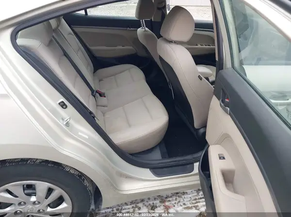 KMHD74LF9HU071475 2017 HYUNDAI ELANTRA - Image 8