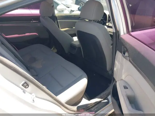 KMHD74LF9HU081018 2017 HYUNDAI ELANTRA - Image 8