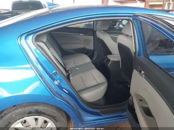 KMHD74LF9HU086400 2017 HYUNDAI ELANTRA - Image 8