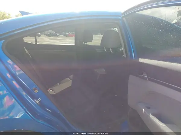 KMHD74LF9HU095923 2017 HYUNDAI ELANTRA - Image 8