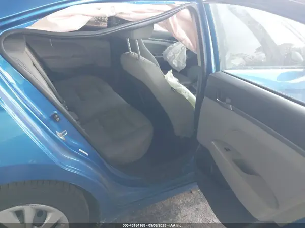 KMHD74LF9HU097154 2017 HYUNDAI ELANTRA - Image 8