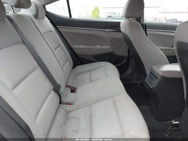 KMHD74LF9HU097896 2017 HYUNDAI ELANTRA - Image 8