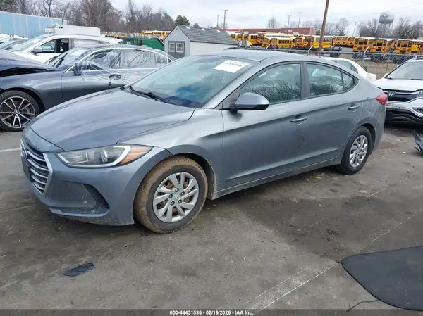 KMHD74LF9HU098871 2017 HYUNDAI ELANTRA - Image 2