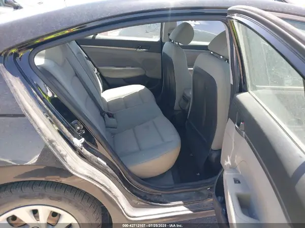KMHD74LF9HU112171 2017 HYUNDAI ELANTRA - Image 8