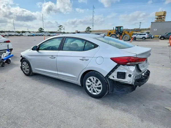 KMHD74LF9HU128421 2017 HYUNDAI ELANTRA - Image 2