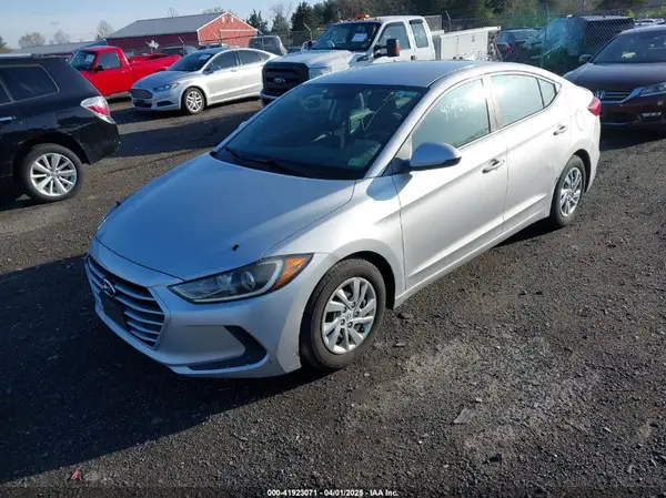 KMHD74LF9HU156039 2017 HYUNDAI ELANTRA - Image 2