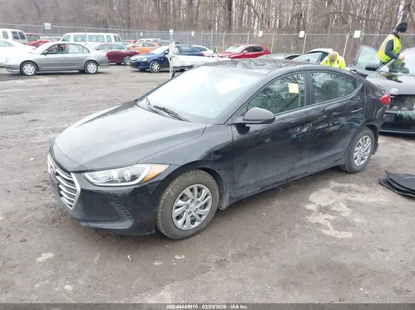 KMHD74LF9HU207085 2017 HYUNDAI ELANTRA - Image 2