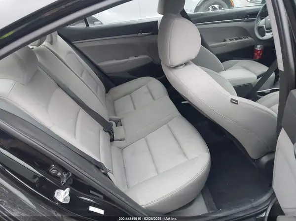 KMHD74LF9HU207085 2017 HYUNDAI ELANTRA - Image 8