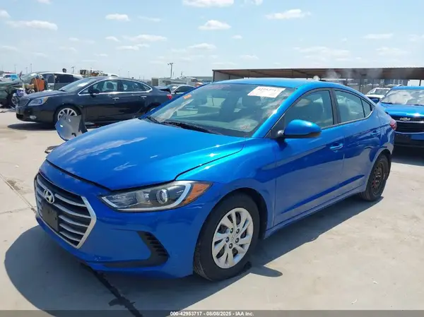 KMHD74LF9HU315822 2017 HYUNDAI ELANTRA - Image 2