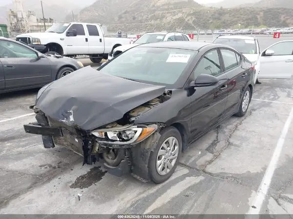 KMHD74LF9HU324732 2017 HYUNDAI ELANTRA - Image 2
