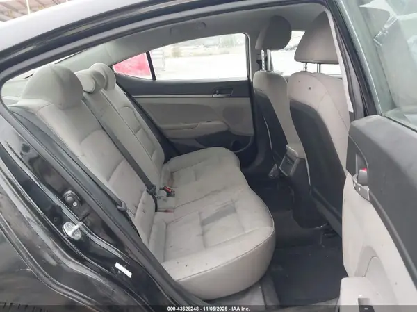 KMHD74LF9HU324732 2017 HYUNDAI ELANTRA - Image 8