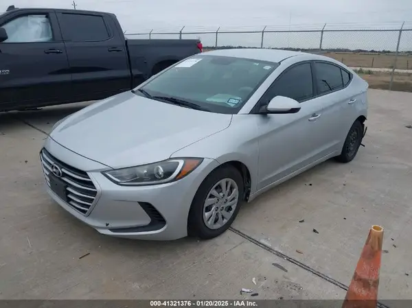KMHD74LF9HU325816 2017 HYUNDAI ELANTRA - Image 2